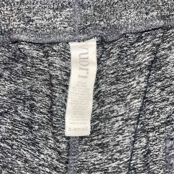 Vuori Women's Gray Jogger Pants - Picture 4 of 8